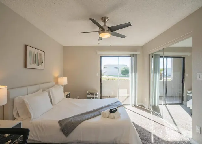 Spacious 2bd - Parking, Gym, Pool - Sleep 8 - 5min Casino Apartment Scottsdale