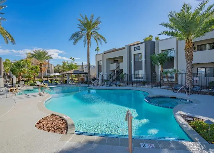 Spacious 2bd - Parking, Gym, Pool - Sleep 8 - 5min Casino Apartment