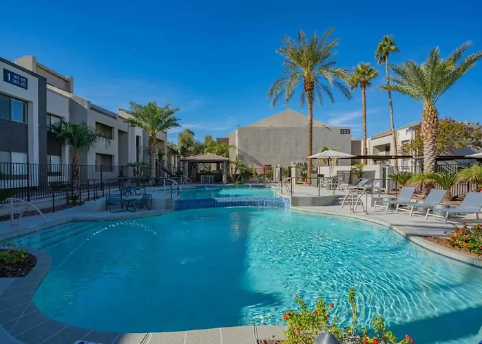 Spacious 2bd - Parking, Gym, Pool - Sleep 8 - 5min Casino Apartment *