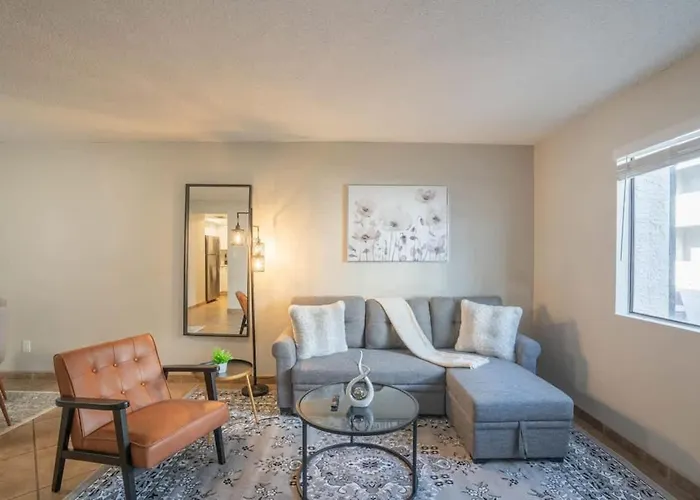 Spacious 2bd - Parking, Gym, Pool - Sleep 8 - 5min Casino * Scottsdale