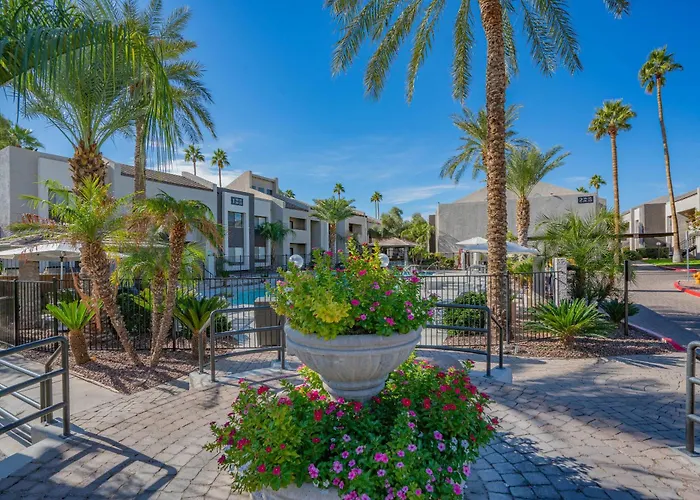 Spacious 2bd - Parking, Gym, Pool - Sleep 8 - 5min Casino Apartment Scottsdale