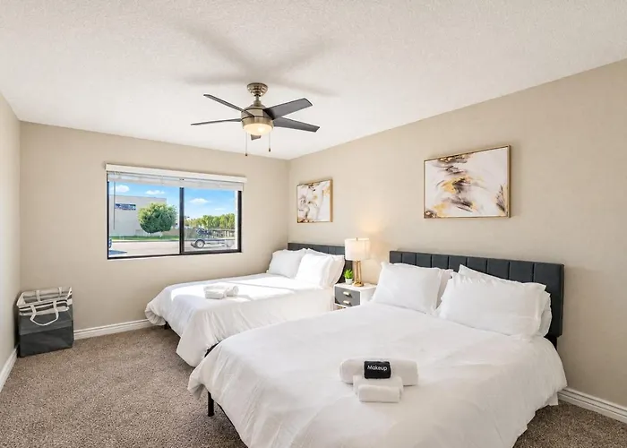 Spacious 2bd - Parking, Gym, Pool - Sleep 8 - 5min Casino Scottsdale