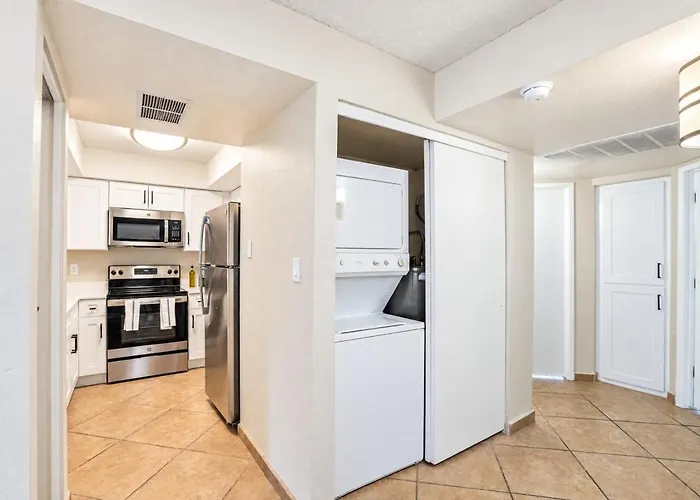 Apartment Spacious 2bd - Parking, Gym, Pool - Sleep 8 - 5min Casino Scottsdale