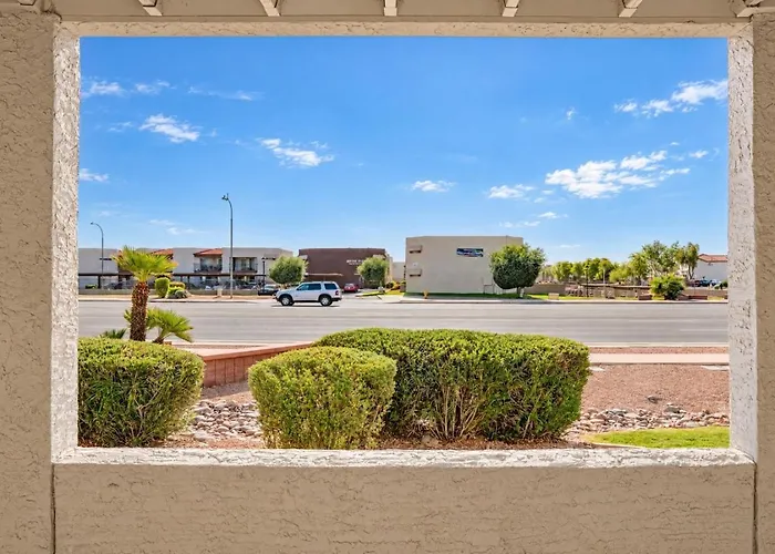 Spacious 2bd - Parking, Gym, Pool - Sleep 8 - 5min Casino Apartment Scottsdale